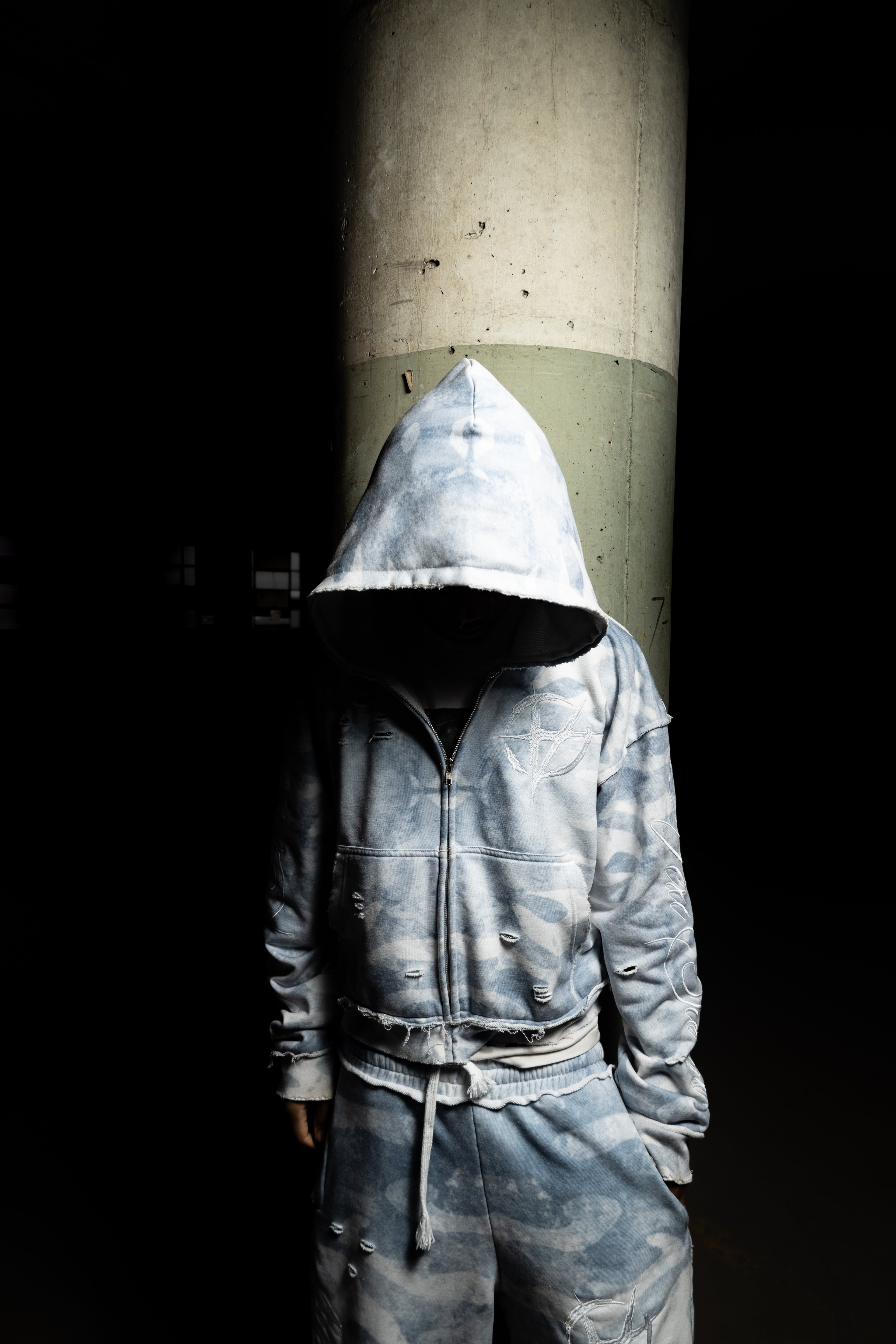 VERA CLOUD/WHITE HOODIE