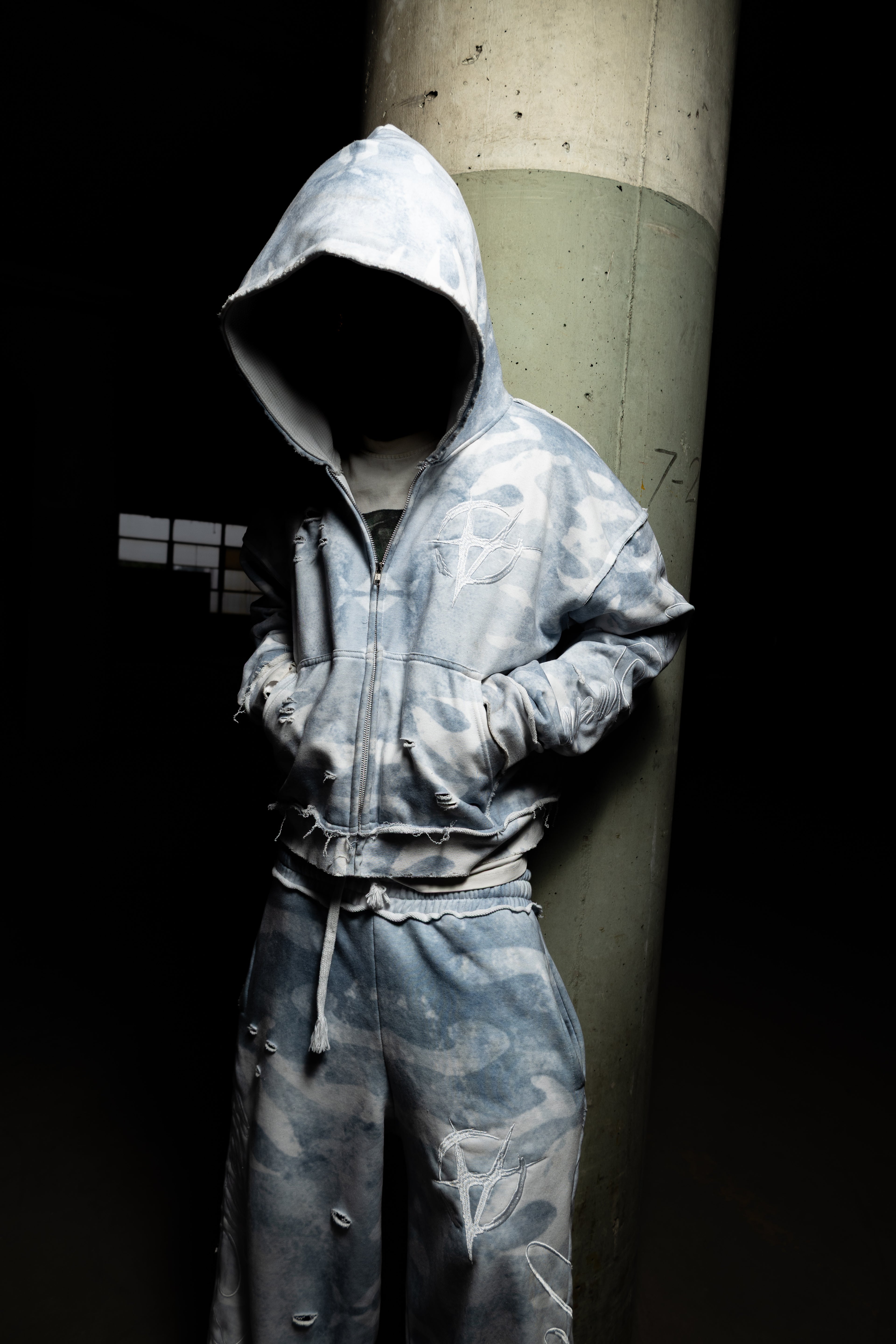 VERA CLOUD/WHITE HOODIE